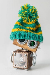 Бизикубик 'Робот Стьюи в шапочке', деревянный, SmartCube