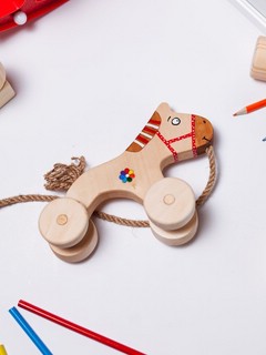 Каталка детская 'Конь', дерево 7