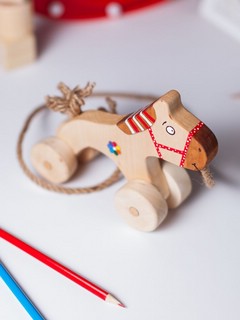 Каталка детская 'Конь', дерево 8