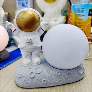 Светильник Космонавт N1 Золотой 2