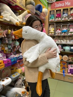 Гусь Обнимусь 90 см, плюшевый 1