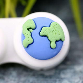 Контейнер для линз «Space astronaut earth» 6