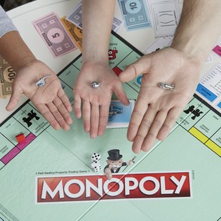 Настольная игра 'Monopoly Классическая', обновленная, артикул C1009 11