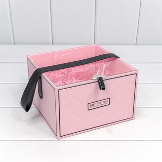 Коробка-саквояж квадратная 19х19х12 см, с прозрачной крышкой и ручкой, розовый