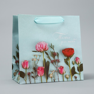 Пакет крафтовый квадратный «Нежные чувства», 22 x 22 x 11 см 1