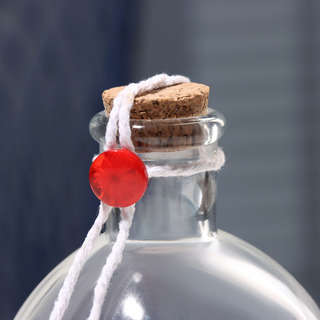 Корабль в бутылке 'Трофей' вертикальный 4