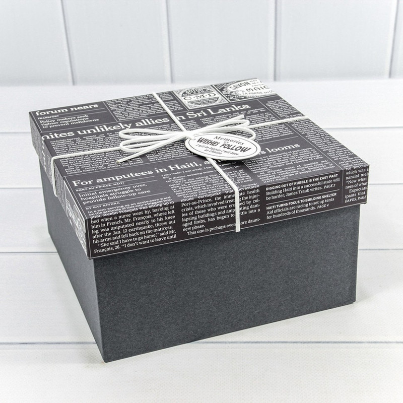 Коробка квадратная 'Газета', с бантиком, 21х21х12 см, черный