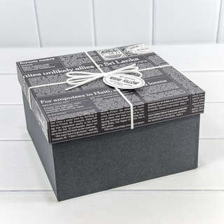 Коробка квадратная 'Газета', с бантиком, 21х21х12 см, черный