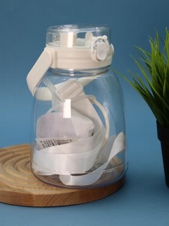 Бутылка+стикеры для декора с ремешком 'BaDumTss!' белая, 1300 мл 2