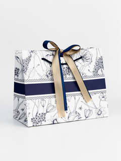 Пакет подарочный ламинированный «Мрамор», цветы, с бантиком, ...