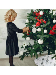 Новогодний коврик под елку белый c серебристыми снежинками 9