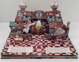 Алиса в Зазеркалье 11