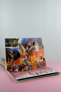 Сказка про гномов, книга-панорамка. Рисунки Т. Вульфа 8