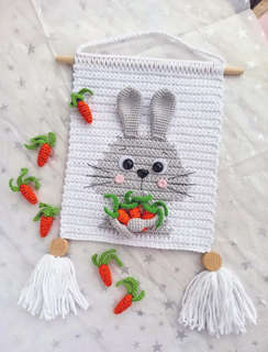 Вязанные панно и игрушки крючком 13