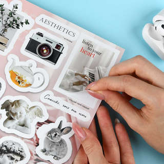 Книжка с наклейками 'Эстетика', 130+ наклеек, Серия 'Стикербук' 5