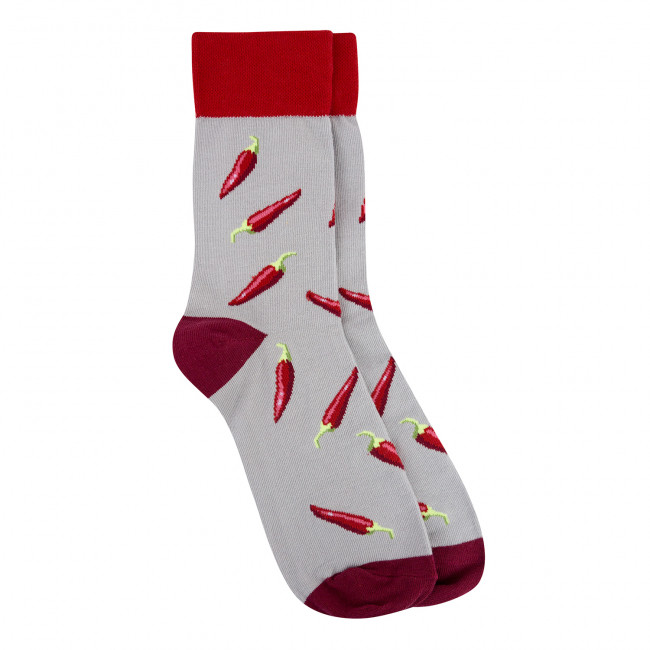 острые носки. пулены обувь 14 век. обувь с острыми носками. чопины средневековая обувь. острые носки.