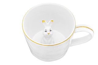 Кружка 'Любопытный кролик внутри кружки' 350 мл, белая с золотом