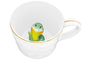 Кружка 'Любопытная змея внутри кружки' 300 мл, белая с золото...