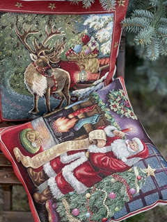 Наволочка 'Санта и свиток желаний' 45х45 см, гобелен, золото, Le Gobelin 4