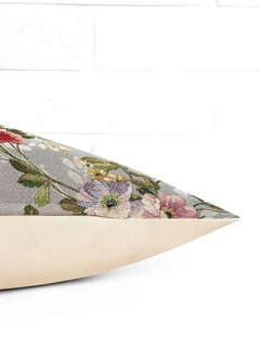 Наволочка декоративная 'Принцесса цветов' 50х70 см, серый, гобелен, Le Gobelin 3