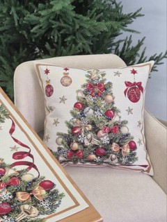 Наволочка декоративная 'Новогодний пир' 45х45 см, гобелен, золото, Le Gobelin 3