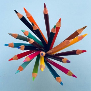 Карандаши цветные 'HappyColor' 12 цветов, трехгранные, ассорти. Цена за 1 коробку 7