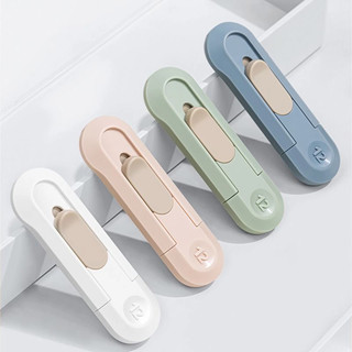 Нож канцелярский Deli NS065green 2