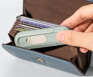 Нож канцелярский Deli NS065green 3