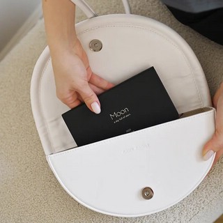 Еженедельник датированный 2025 Infolio Universe, А6, 64 листа, мягкая обложка из экокожи, черный 6