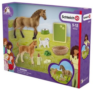 Schleich Игровой набор Сара ухаживает за детенышами домашних животных 42432 7