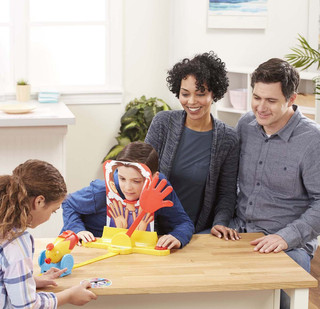 Hasbro Games Игра настольная Пирог в лицо пушка 6