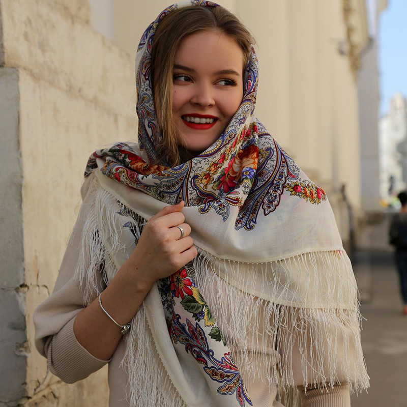 Павловопосадский платок 'Сон бабочки' белый 100% шерсть 125-125, артикул 1463-1