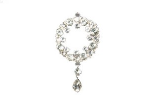 Украшение 'Стразы Сваровски' круглое с капелькой 5х8 см