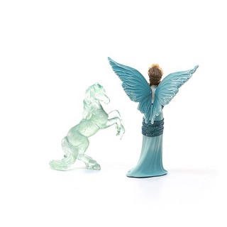 Набор Schleich Эльфийка Айела и ледяная статуя единорога, 70587 2