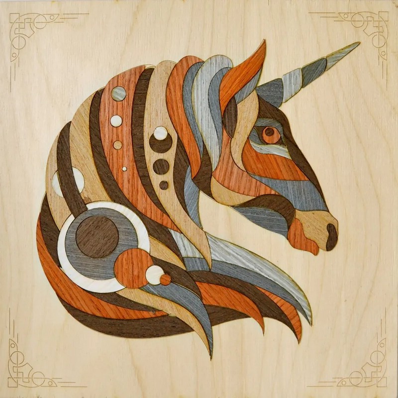 Картина на дереве в технике маркетри 'Чудесный Единорог'