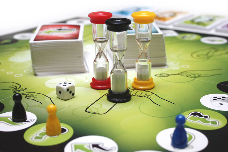 Игру настольную консультант. Популярные наборы игр настольных. Дизайн настольной игры. Настольные игры. Простые настольные игры.