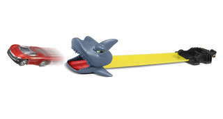 Трек 'Акула атакует' (3 машины) Halsall Toys Internationals 3