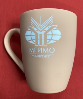Кружка с покрытием софт-тач с гравировкой логотипа МГИМО, цвет персиковый 2