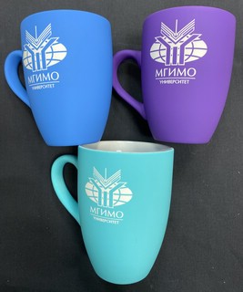 Кружка с покрытием софт-тач с гравировкой логотипа МГИМО, цвет фиолетовый 2