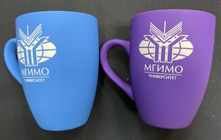 Кружка с покрытием софт-тач с гравировкой логотипа МГИМО, цвет фиолетовый 3