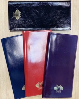 Визитница настольная с логотипом МГИМО, цвет ярко-красный 4