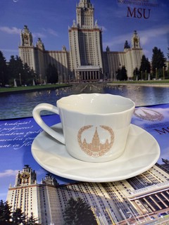 Фарфоровая чайная пара с логотипом МГУ имени М.В. Ломоносова