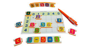 Касса цифр с игровыми полями. Счёт  4