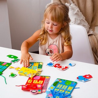 Игра-шнуровка Fisher-Price 'Цветные домики' Vladi Toys 3