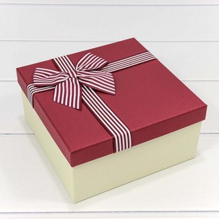 Коробка квадратная с полосатым бантом, 17.5х17.5х8 см, бордовая