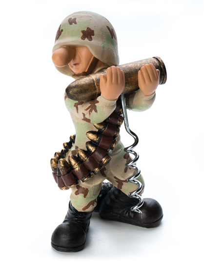 Солдат со штопором сувенир