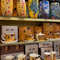 Белый Кролик на Полежаевской, витрины