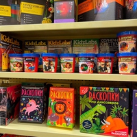 Белый Кролик на Полежаевской, витрины